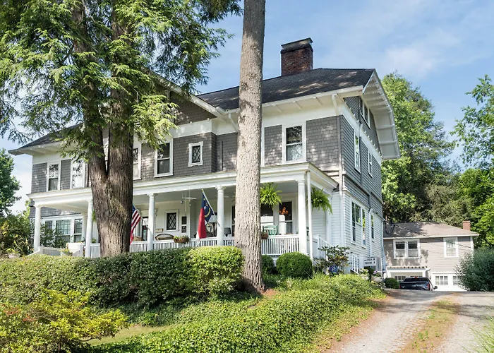 Luxury hotel only: Abbington Green Bed & Breakfast Inn
